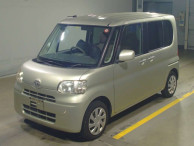 2011 Daihatsu Tanto