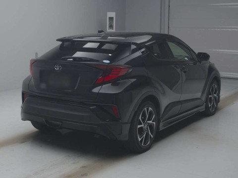 2020 Toyota C-HR NGX10[1]