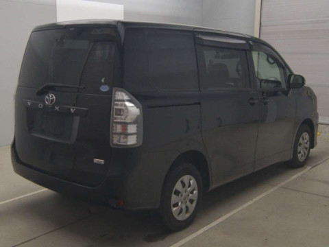 2011 Toyota Voxy ZRR75G[1]