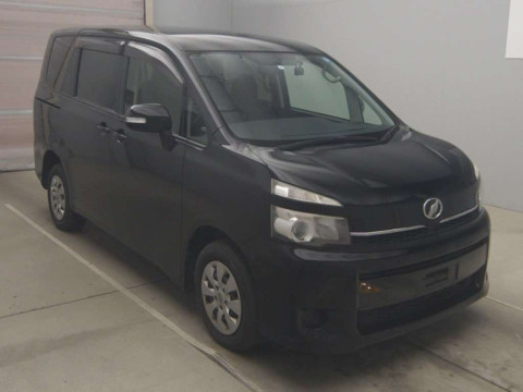 2011 Toyota Voxy ZRR75G[2]