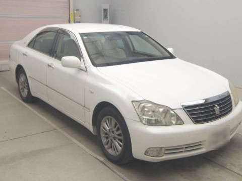 2005 Toyota Crown GRS180[2]