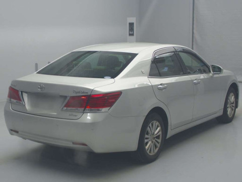 2013 Toyota Crown GRS211[1]