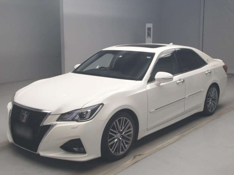 2016 Toyota Crown GRS214[0]