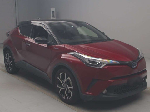 2017 Toyota C-HR ZYX10[2]