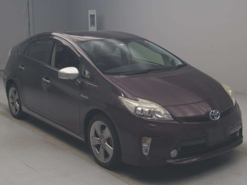 2013 Toyota Prius ZVW30[2]