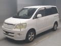 2003 Toyota Noah