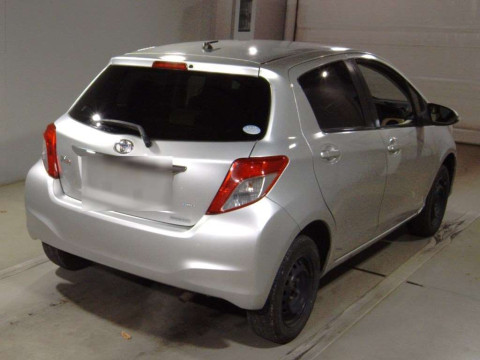 2013 Toyota Vitz NSP135[1]