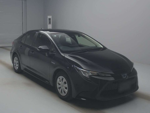 2019 Toyota Corolla Sedan ZWE211[2]