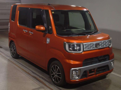 2014 Daihatsu Wake LA700S[2]