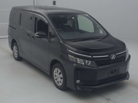 2014 Toyota Voxy ZRR85G[2]