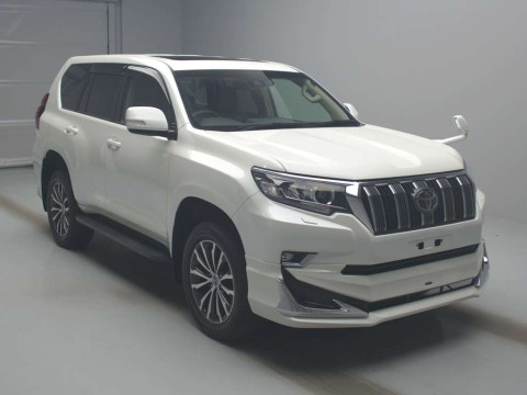 2020 Toyota Land Cruiser Prado TRJ150W[2]