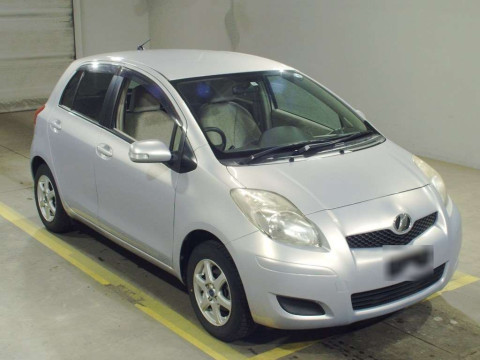 2009 Toyota Vitz SCP90[2]