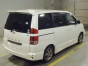 2004 Toyota Noah