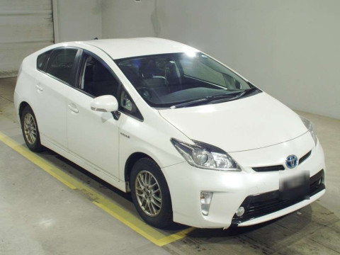 2013 Toyota Prius ZVW30[2]