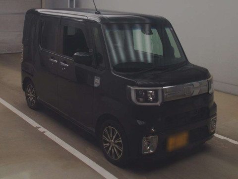 2016 Daihatsu Wake LA710S[2]