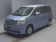 2010 Toyota Noah