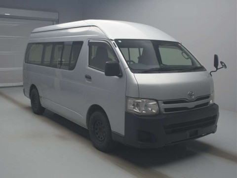 2013 Toyota Regiusace Van TRH221K[2]