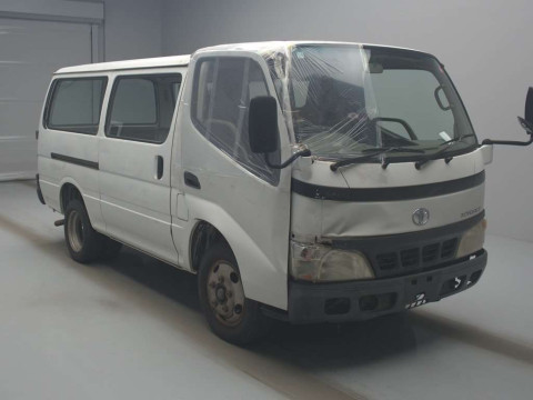 2005 Toyota Toyoace Route Van XZU306V[2]