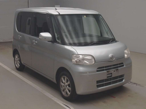 2010 Daihatsu Tanto L375S[2]