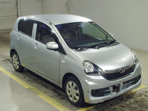 2015 Toyota Pixis Epoch LA310A[2]