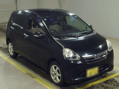 2013 Toyota Pixis Epoch LA310A[2]