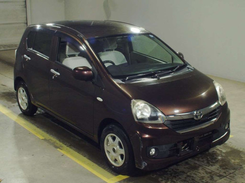 2013 Toyota Pixis Epoch LA310A[2]