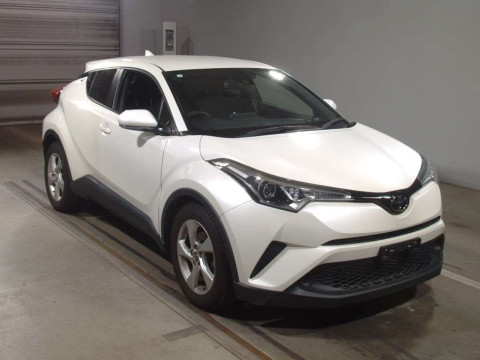 2018 Toyota C-HR NGX10[2]