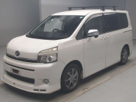 2013 Toyota Voxy