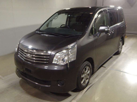 2013 Toyota Noah ZRR70G[0]