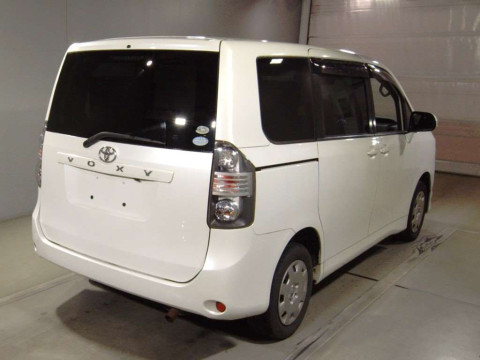 2009 Toyota Voxy ZRR75G[1]