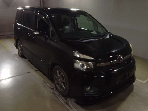 2010 Toyota Voxy ZRR75W[2]