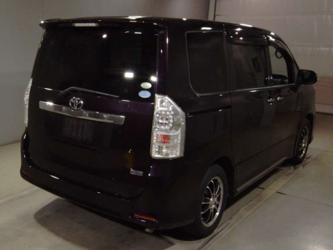 2012 Toyota Voxy ZRR70W[1]