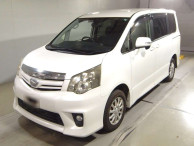 2013 Toyota Noah