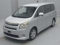 2007 Toyota Noah