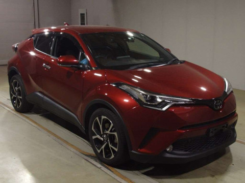 2018 Toyota C-HR NGX50[2]