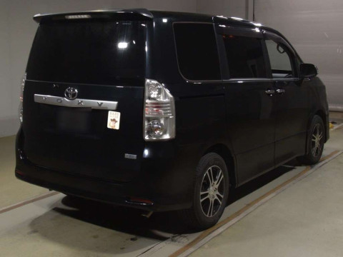 2009 Toyota Voxy ZRR70W[1]