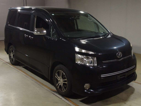 2009 Toyota Voxy ZRR70W[2]