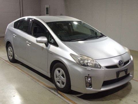 2011 Toyota Prius ZVW30[2]