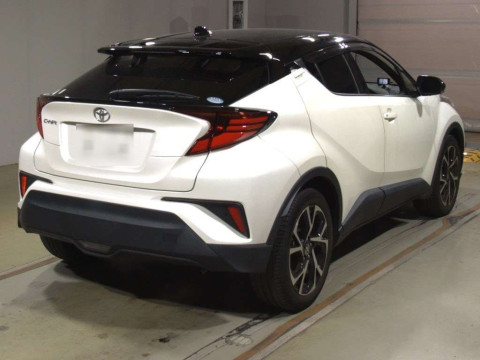 2020 Toyota C-HR NGX10[1]