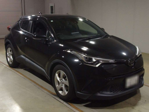 2018 Toyota C-HR NGX10[2]