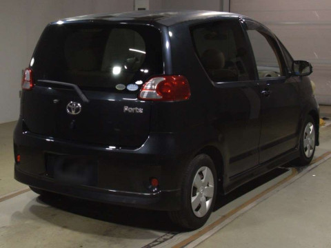 2010 Toyota Porte NNP10[1]