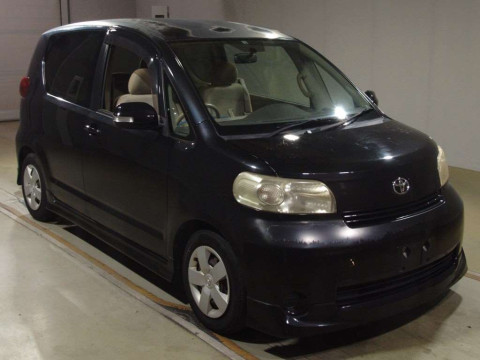 2010 Toyota Porte NNP10[2]