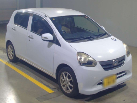 2012 Daihatsu Mira es LA300S[2]