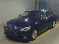 2013 Toyota Crown Hybrid