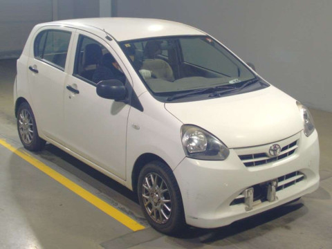 2012 Toyota Pixis Epoch LA300A[2]