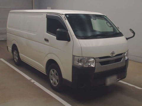 2020 Toyota Hiace Van TRH200V[2]