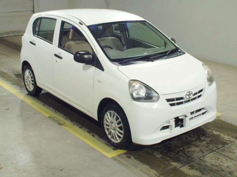 2012 Toyota Pixis Epoch LA300A[2]