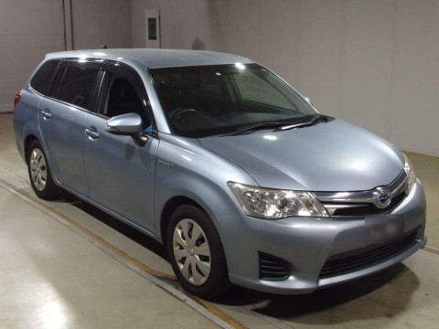 2014 Toyota Corolla Fielder NKE165G[2]