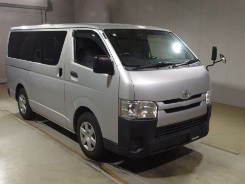 2015 Toyota Hiace Van TRH200V[2]