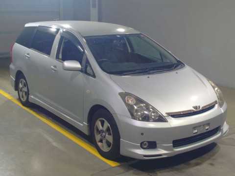 2003 Toyota Wish ZNE10G[2]